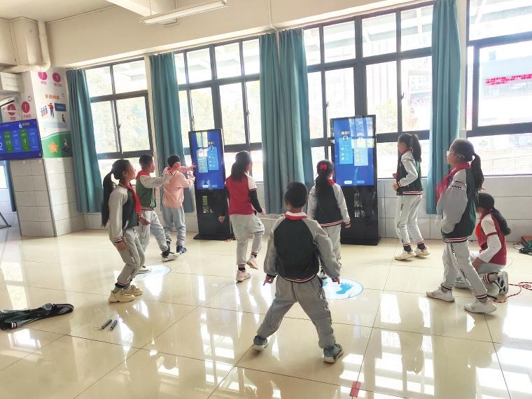 围内实现