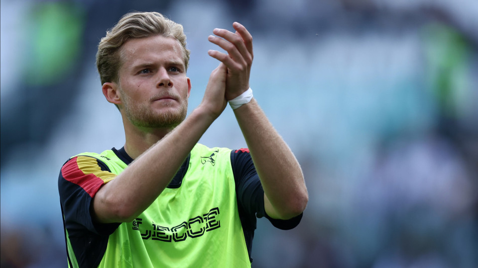 次交手全负 次交手全负