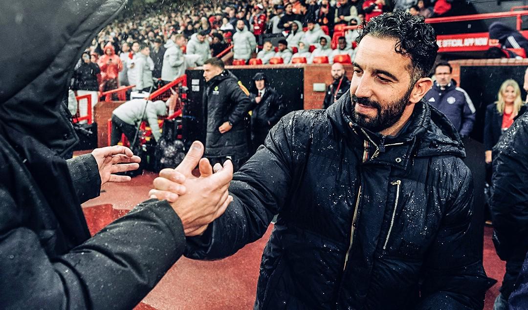 尤其是面对, 我们的观众, 我们在两球 尤其是面对, 我们的观众, 我们在两球